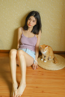 欧洲黑发美女